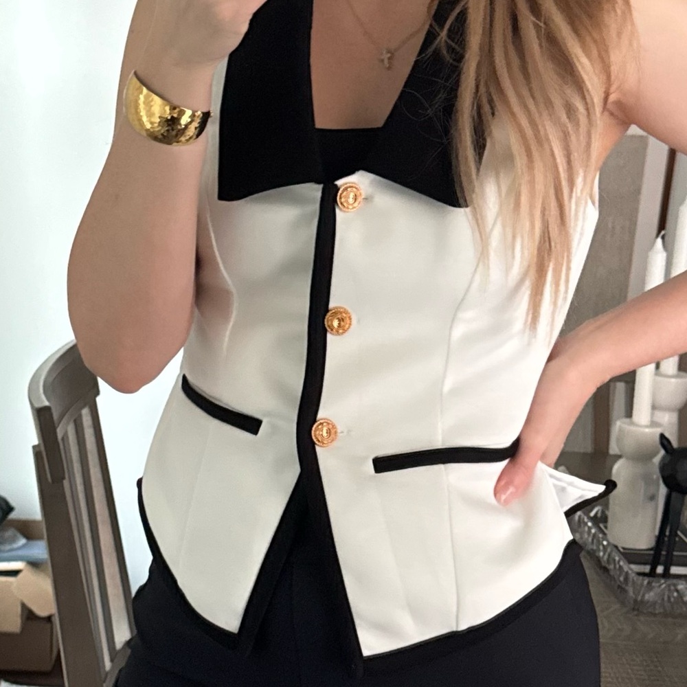 Elegant Black and White Women's Collar Vest Sleeveless Work Top - Picture 11 of 12